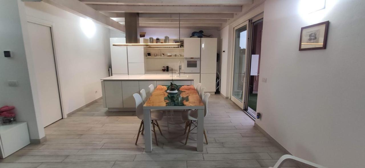 Charme Lake Loft Ispra Exteriér fotografie